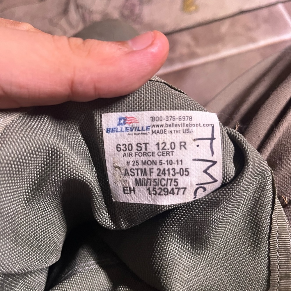 Men’s size 12 steel to combat boots
